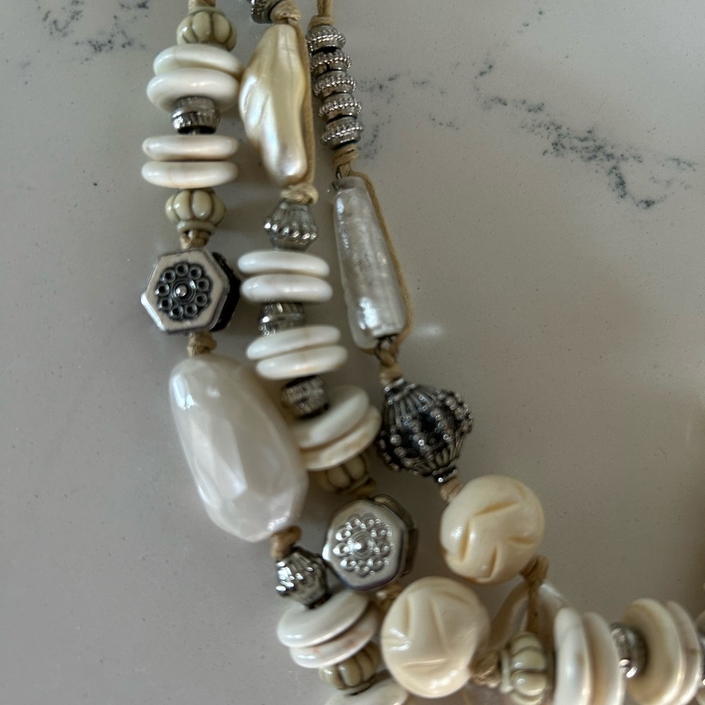 Chico’s 3 Strand Beaded Necklace Cream & Silver Statement - Picture 2 of 5